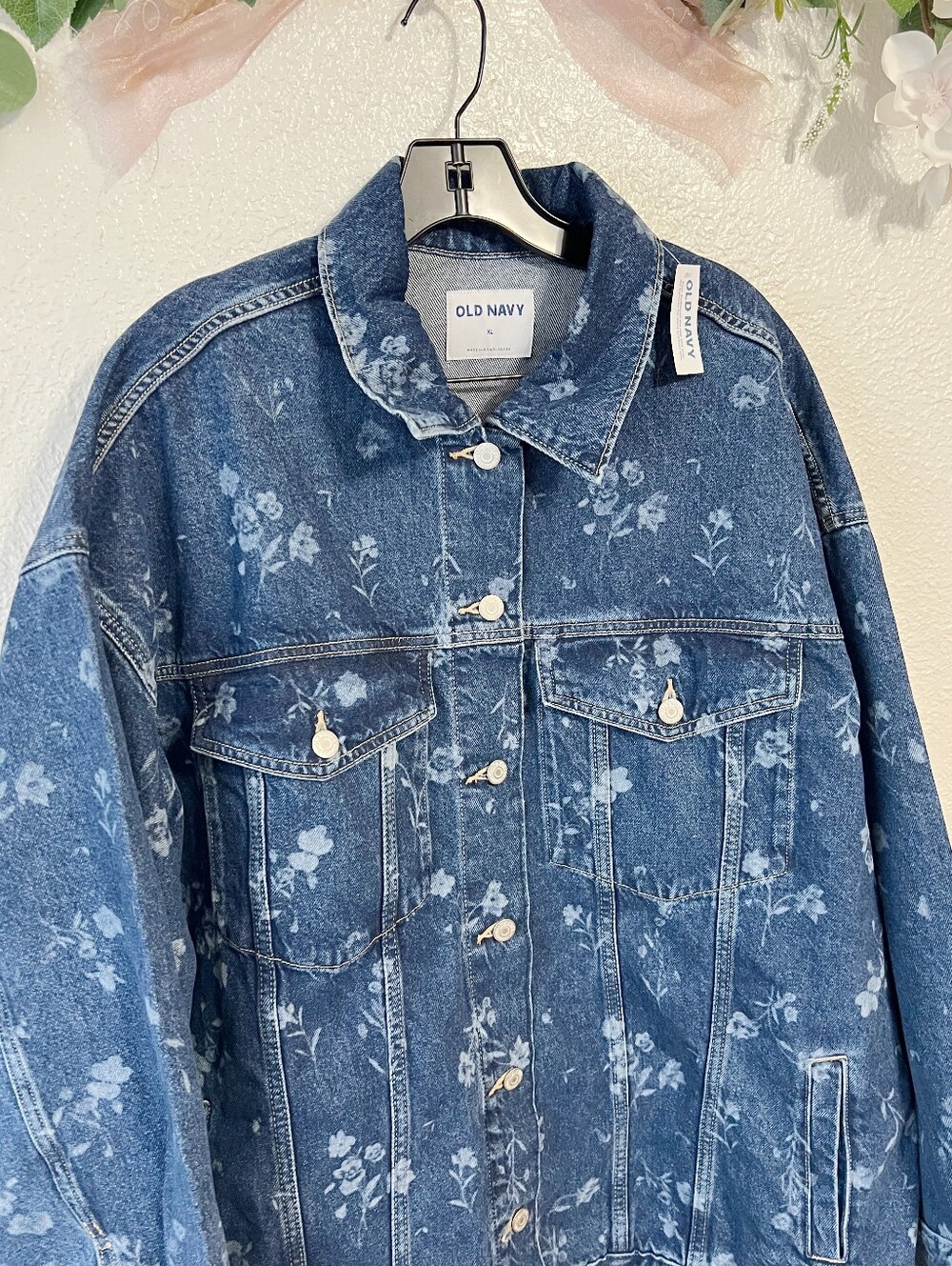 LAST PRICE DROP NEW Old Navy Floral Oversized Denim Jacket $15 IS FIRM & FINAL - Picture 5 of 10